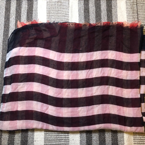 Smartset Black/red Striped Patterend Scarf - Picture 2 of 3